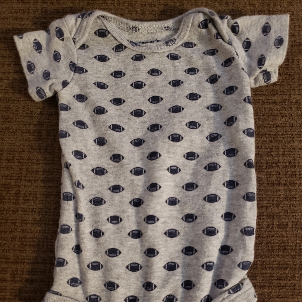 Carter's onesie NB